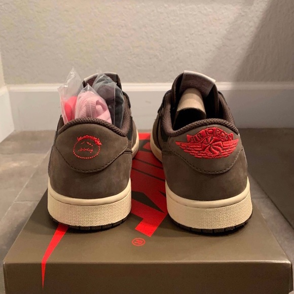 Travis Scott 1s lows - Picture 4 of 9